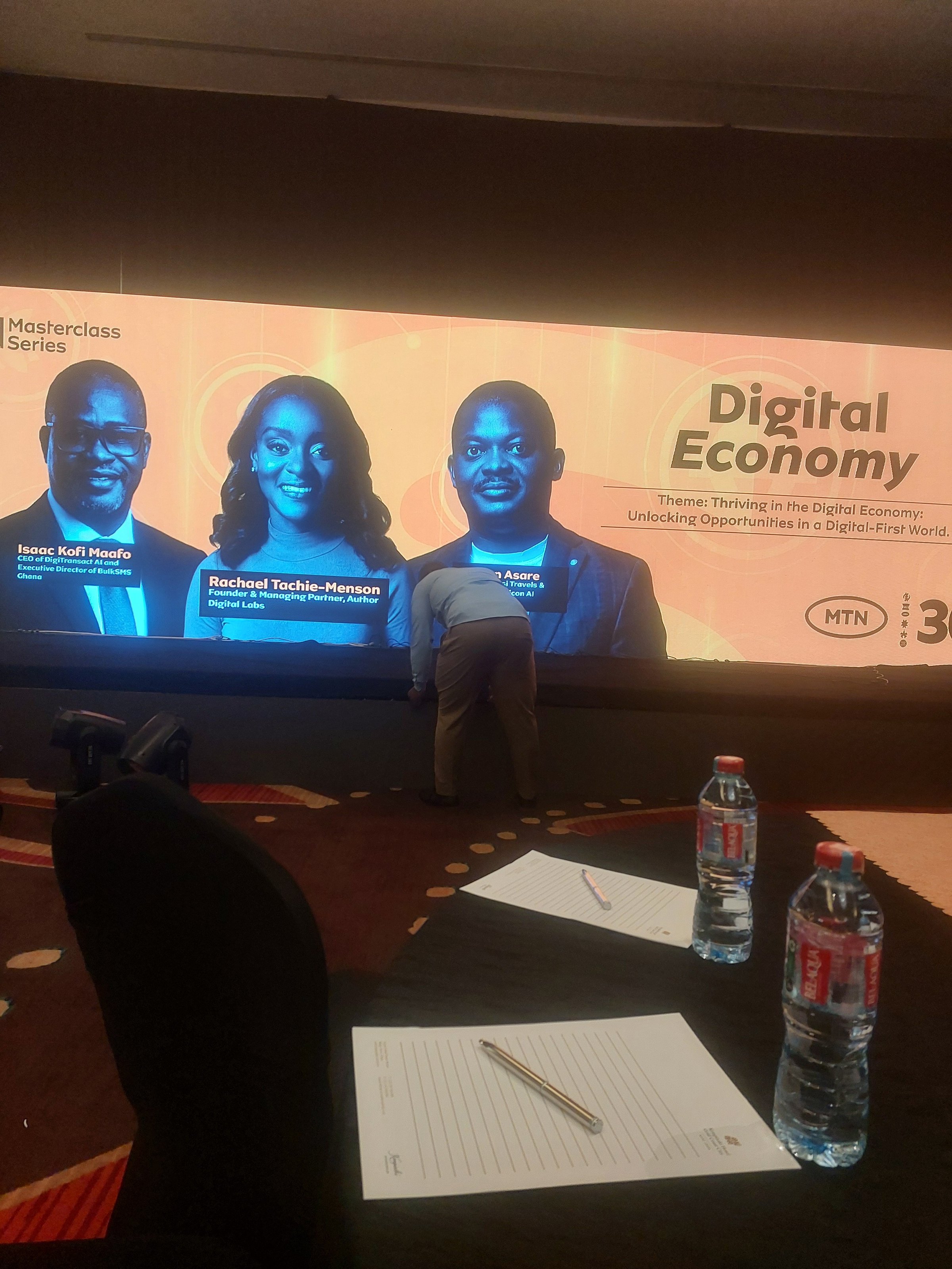 MTN Masterclass — Stage Screen Close-Up